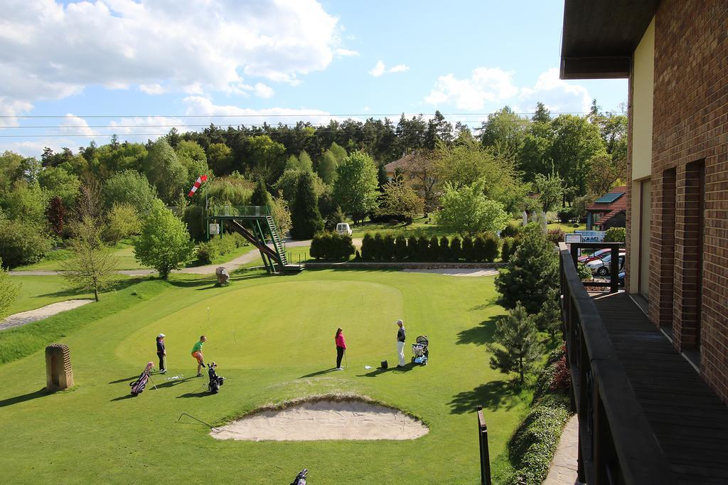 Areal Botanika Hotel Unhošť Exterior foto