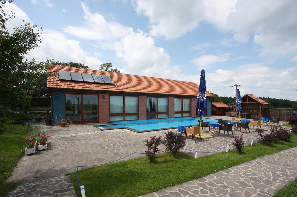 Areal Botanika Hotel Unhošť Exterior foto