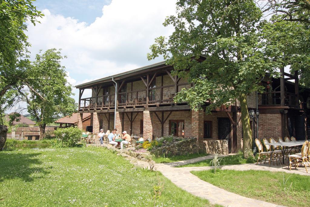 Areal Botanika Hotel Unhošť Exterior foto